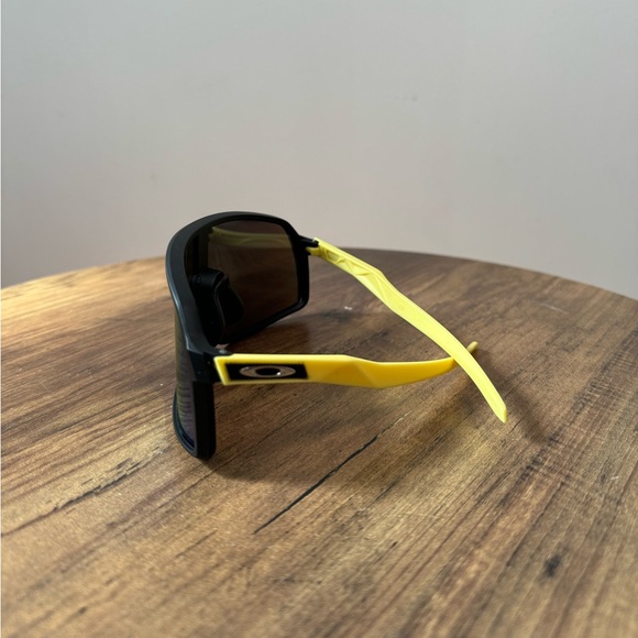 Perfect yellow sports glasses⭐️ - Picture 2 of 3